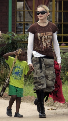Madonna už jedno dítě z Malawi adoptovala.